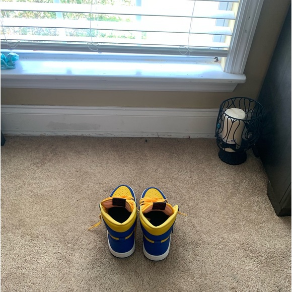 2023
Wmns Air Jordan 1 Retro High OG 'Reverse Laney' - Picture 4 of 6